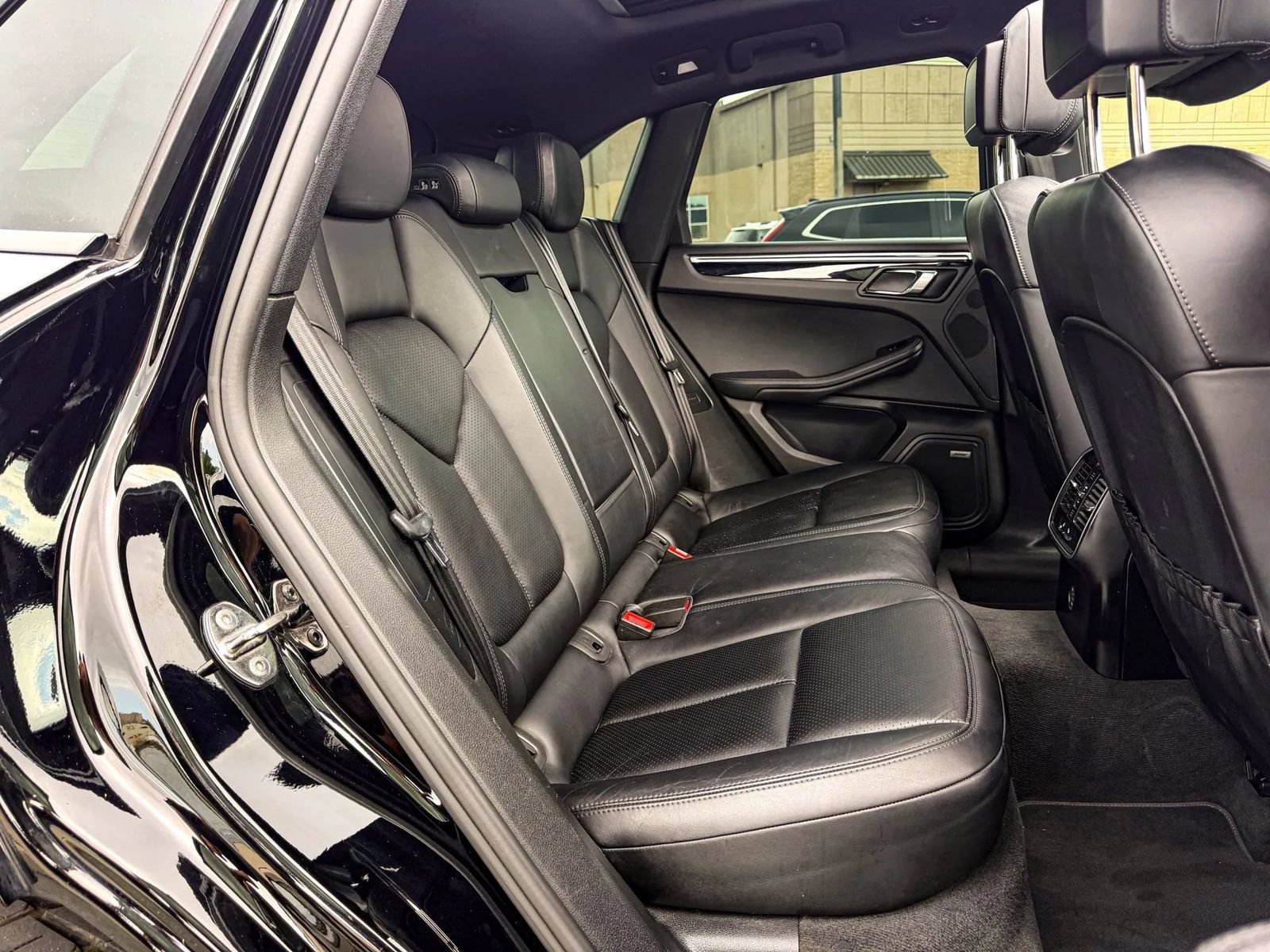 Used 2017 Porsche Macan S AWD/4WD image 10