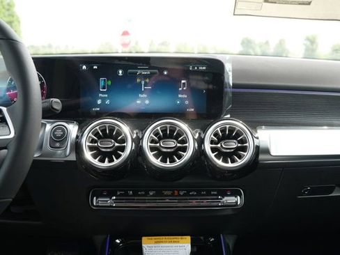 Certified 2026 Mercedes-Benz GLB 250 4MATIC image 25