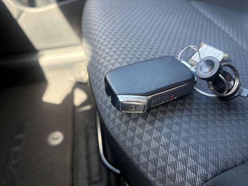Used 2025 Kia Soul LX w/ LX Technology Package FWD image 21