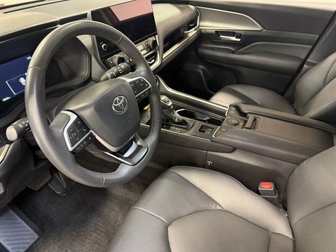 Used 2026 Toyota Grand Highlander AWD Hybrid image 17