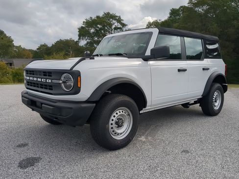 New 2025 Ford Bronco 4-Door AWD/4WD image 6