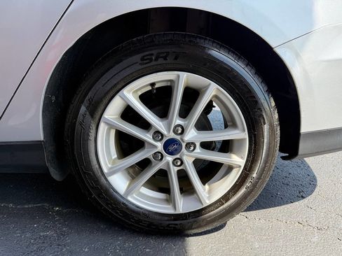 Used 2018 Ford Focus SE FWD image 9
