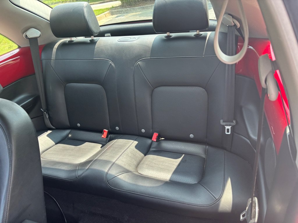 Used 2010 Volkswagen Beetle Coupe FWD image 12