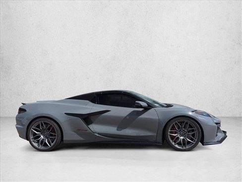 Used 2024 Chevrolet Corvette Z06 w/ Chrome Exterior Badge Package RWD image 4