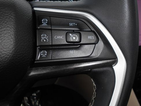 Used 2023 Jeep Grand Cherokee L Limited w/ Trailer Tow Group (B) AWD/4WD image 20