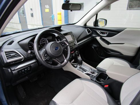 Used 2023 Subaru Forester Premium AWD/4WD image 9