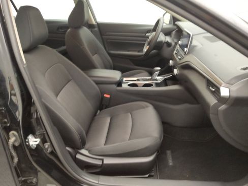 Used 2024 Nissan Altima 2.5 SV image 21