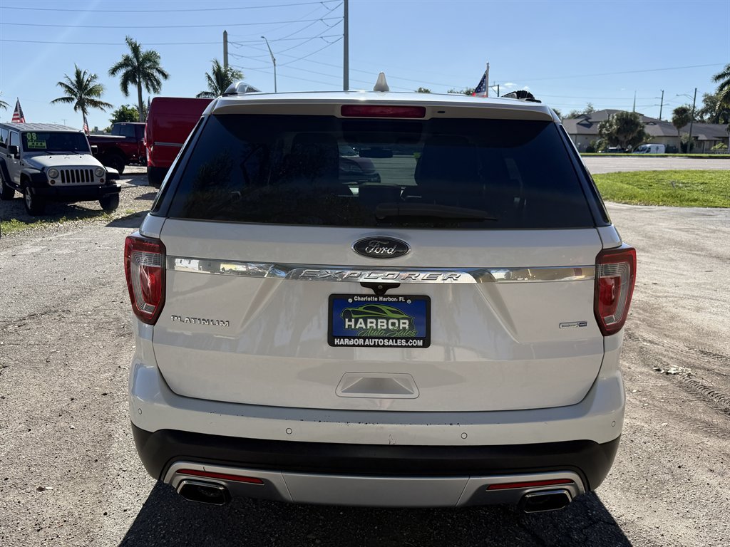 Used 2017 Ford Explorer Platinum AWD/4WD image 4