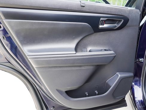 Certified 2025 Toyota Highlander XLE AWD/4WD image 23