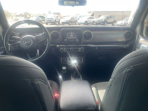 Used 2018 Jeep Wrangler Unlimited Sport S AWD/4WD image 11