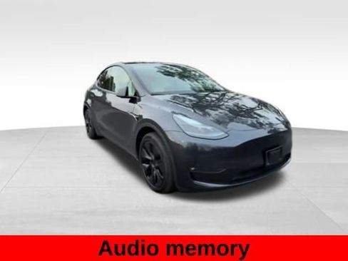 Used 2025 Tesla Model Y Long Range image 9