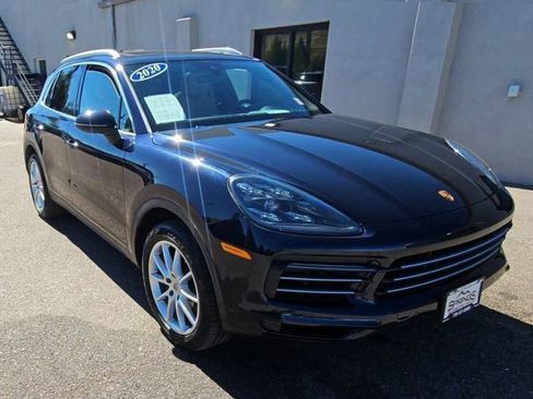 Used 2020 Porsche Cayenne image 2