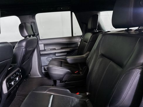 Used 2020 Ford Expedition XLT w/ Equipment Group 202A image 29