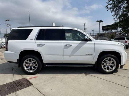 Used 2017 GMC Yukon SLT image 4
