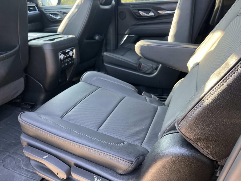 Used 2023 GMC Yukon XL Denali w/ Advanced Technology Package AWD/4WD image 21