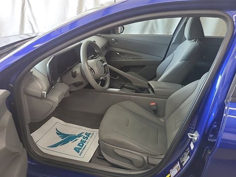 Used 2022 Hyundai Elantra SEL FWD image 6