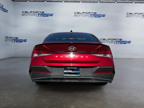 Used 2025 Hyundai Elantra Sport FWD image 6