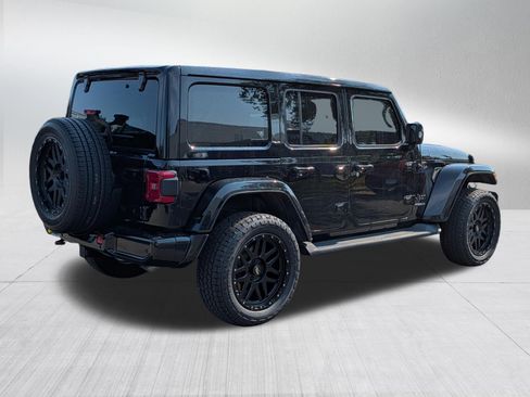 Used 2022 Jeep Wrangler Unlimited Sahara AWD/4WD image 7