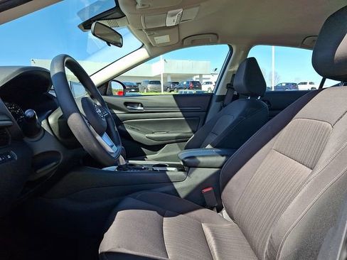 Used 2024 Nissan Altima 2.5 SV image 13