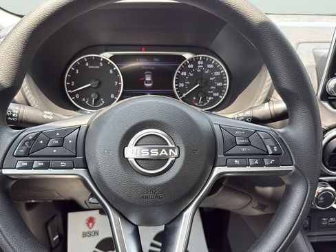 Used 2025 Nissan Sentra SV FWD image 14
