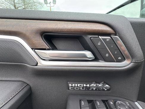 New 2026 Chevrolet Silverado 1500 High Country w/ High Country Premium Package AWD/4WD image 17