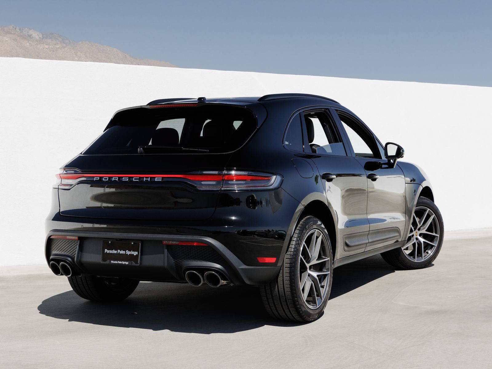 Used 2026 Porsche Macan AWD/4WD image 7