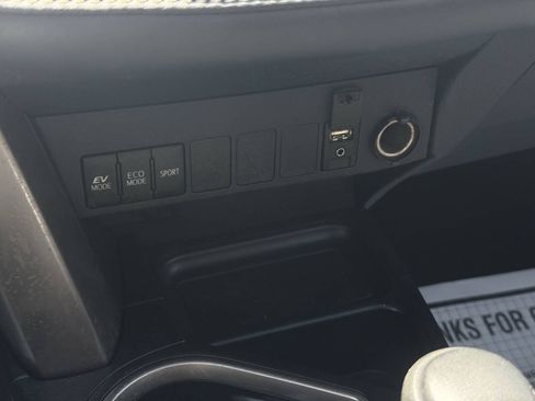 Used 2016 Toyota RAV4 XLE AWD/4WD image 23