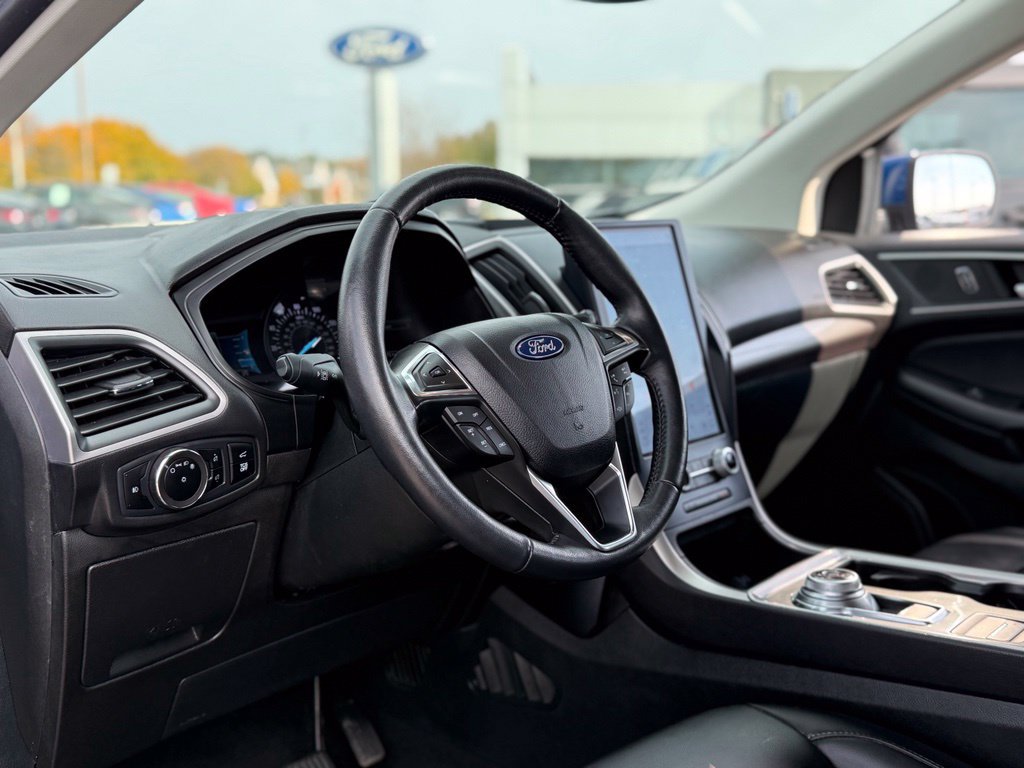 Used 2023 Ford Edge SEL AWD/4WD image 12