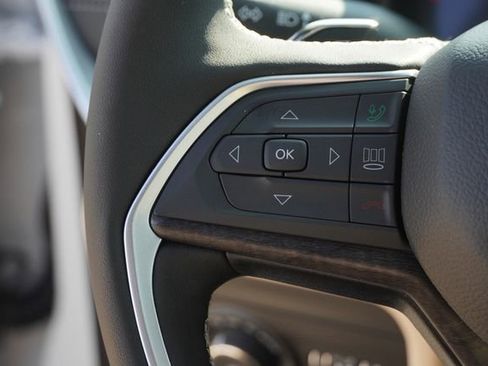 New 2025 Jeep Grand Cherokee L Limited w/ Luxury Tech Group II RWD image 30
