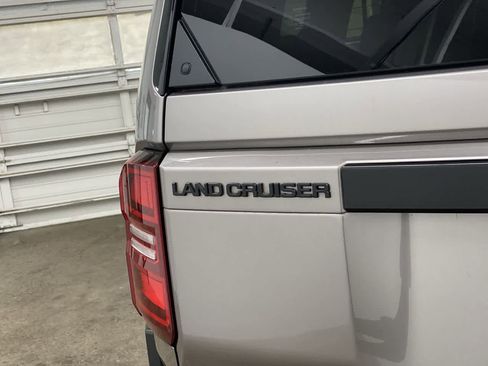 Used 2025 Toyota Land Cruiser w/ Premium Package image 10