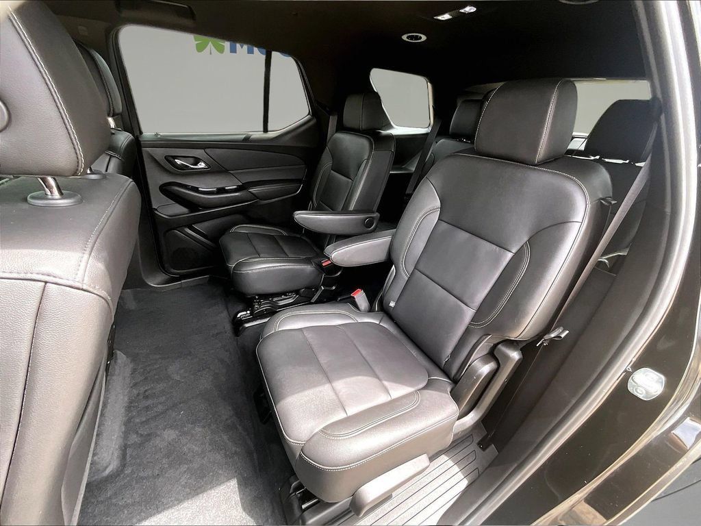 Used 2023 Chevrolet Traverse LT w/ LT Premium Package AWD/4WD image 26