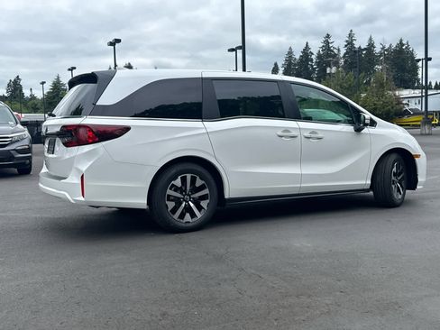New 2026 Honda Odyssey EX-L image 3