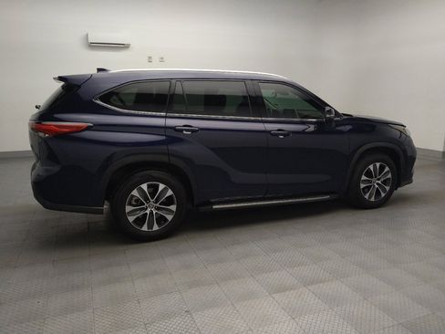 Used 2022 Toyota Highlander XLE image 10