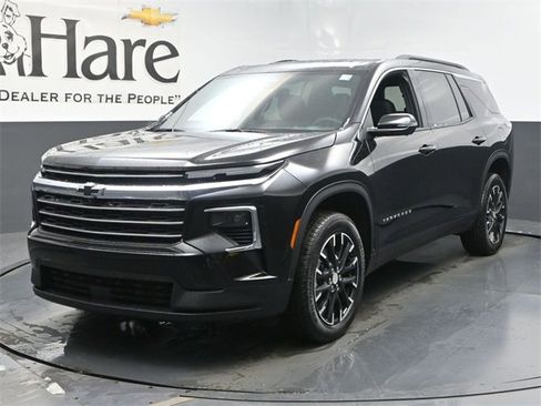 New 2026 Chevrolet Traverse LT w/ Sun and Wheel Package image 13