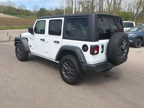 Used 2025 Jeep Wrangler Unlimited Sport AWD/4WD image 3