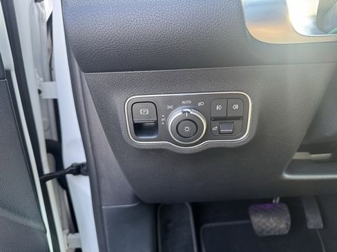 Used 2026 Mercedes-Benz GLB 250 4MATIC image 23