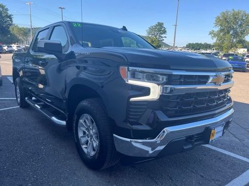 Used 2022 Chevrolet Silverado 1500 LT AWD/4WD image 6