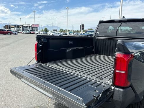 New 2026 Toyota Tacoma SR w/ SR Upgrade Package AWD/4WD image 11