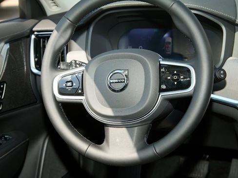 New 2026 Volvo V90 B6 Cross Country Ultra w/ Climate Package image 24