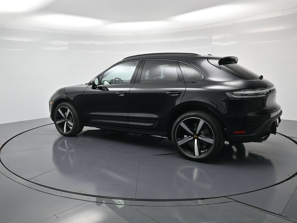 Used 2026 Porsche Macan AWD/4WD image 3
