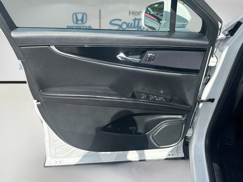 Used 2023 Lincoln Nautilus AWD w/ Premium Package image 19