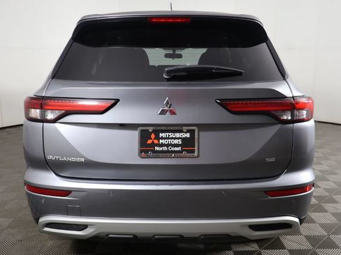 Used 2024 Mitsubishi Outlander SE Black Edition FWD image 13