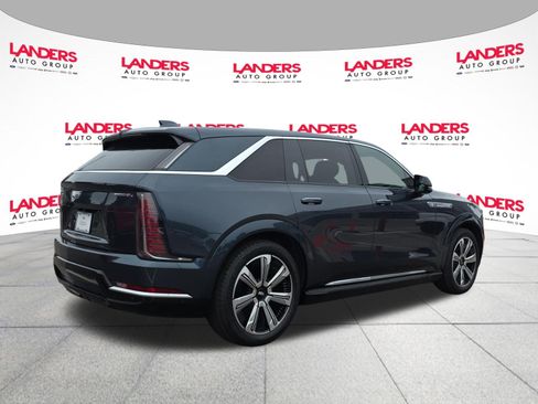 Used 2025 Cadillac Escalade IQ Luxury 2 w/ LPO, Premium Carpet Package AWD/4WD image 3