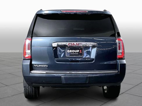 Used 2020 GMC Yukon Denali w/ Denali Premium Package image 4