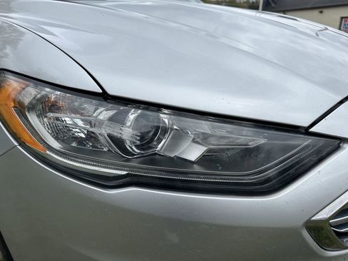 Used 2017 Ford Fusion SE AWD/4WD image 7