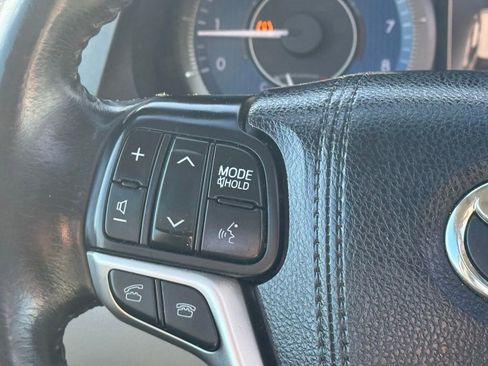 Used 2016 Toyota Sienna XLE image 23