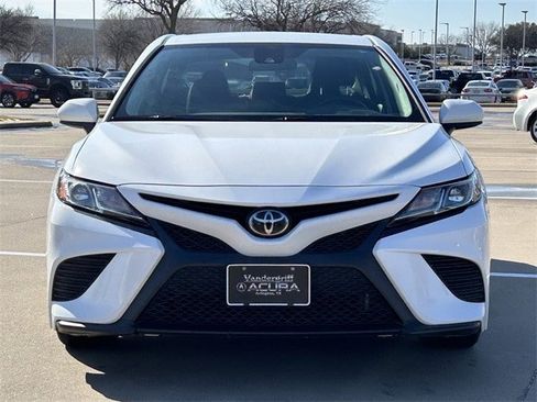 Used 2020 Toyota Camry SE image 8