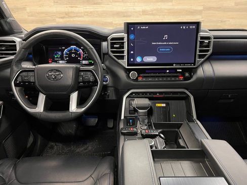 Used 2024 Toyota Tundra Platinum AWD/4WD image 2
