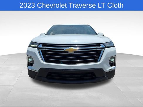 Certified 2023 Chevrolet Traverse LT FWD image 9