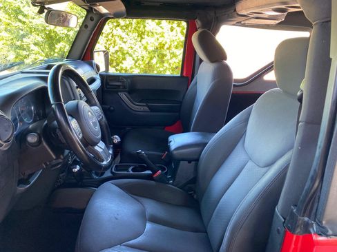 Used 2016 Jeep Wrangler Sport w/ Connectivity Group AWD/4WD image 30